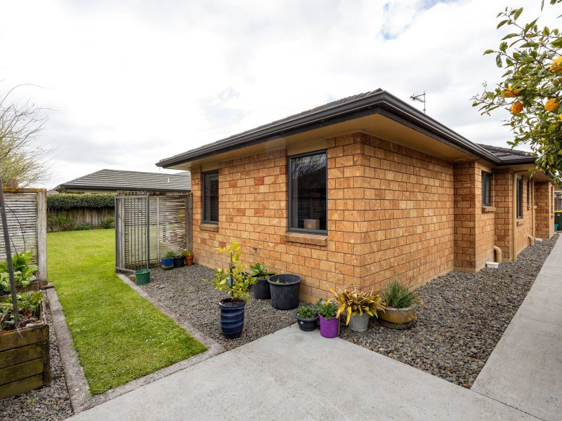 12 Grace Avenue, Rototuna North, Hamilton - Carousel 3