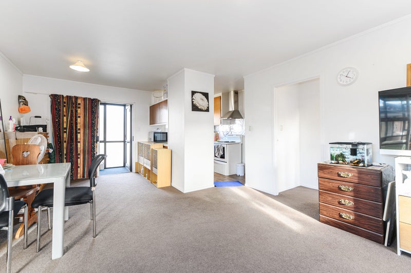3/121 Gardner Avenue, New Lynn, Auckland - Carousel 2