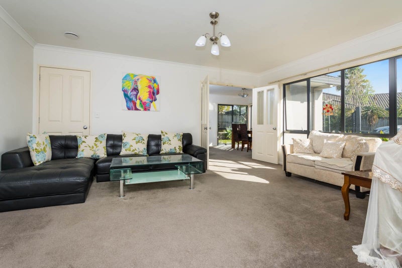 10 Scarlet Oak Drive, Schnapper Rock, Auckland - Carousel 2