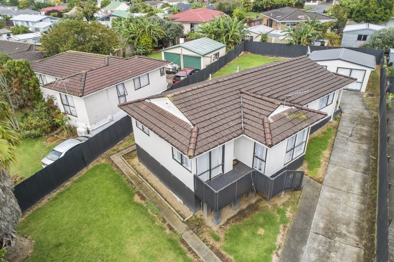 12 Hoturoa Place, Manurewa, Auckland - Carousel 2
