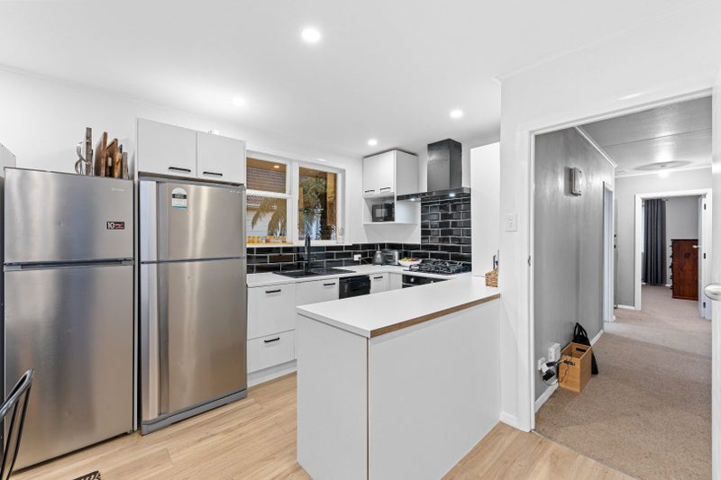 16 Jordan Road, Mangere, Auckland - Carousel 2