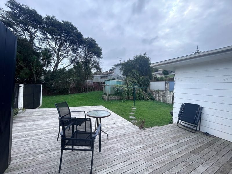 18 Juniper Road, Sunnynook, Auckland - Carousel 2