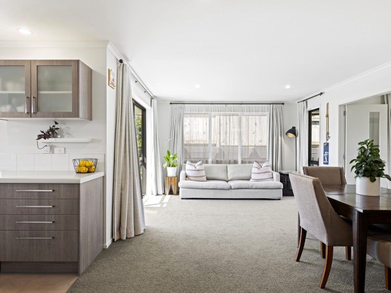 92 Falcon Drive, Welcome Bay, Tauranga - Carousel 2