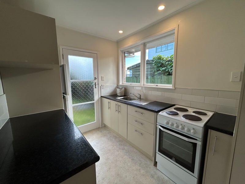 3 Robertson Road, Favona, Auckland - Carousel 2