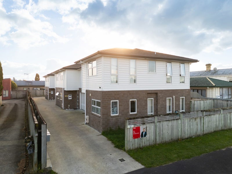 2/12 Blackburn Street, Frankton, Hamilton - Carousel 1