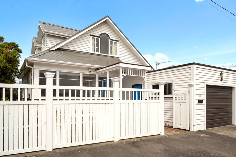 26 Oriental Street, Petone, Lower Hutt - Carousel 1