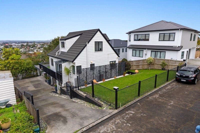 135 Sunset Road, Totara Vale, Auckland - Carousel 1
