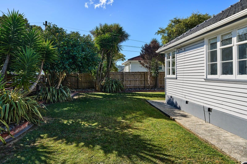 6 Whakatiki Street, Trentham, Upper Hutt - Carousel 24