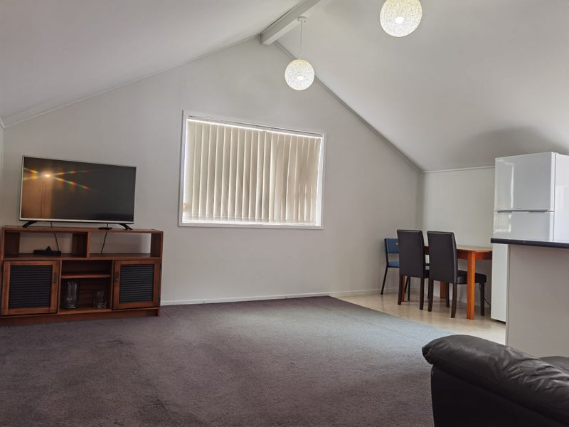 17 Centorian Drive, Windsor Park, Auckland - Carousel 2