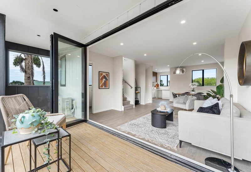 18B Kings Road, Panmure, Auckland - Carousel 1