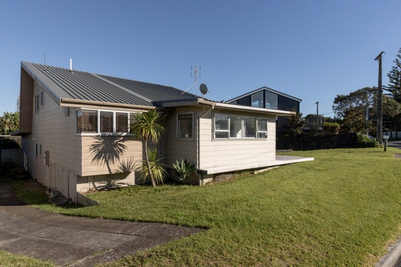 144 Karewa Parade, Papamoa Beach, Papamoa - Carousel 2