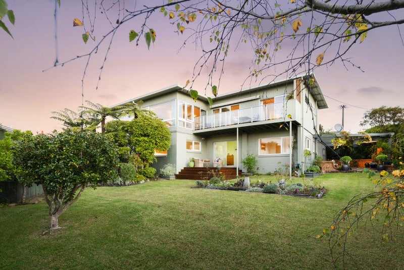 1/47 Eastcliffe Road, Castor Bay, Auckland - Carousel 1