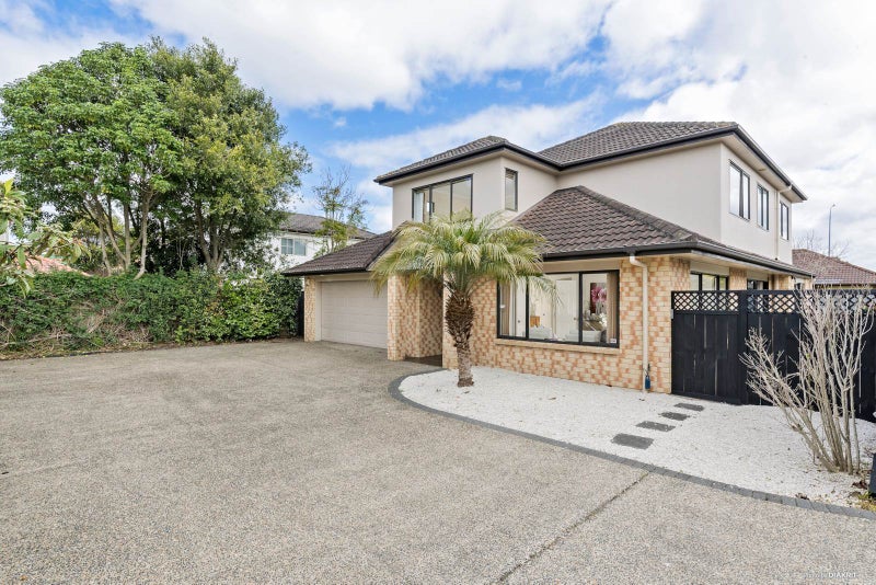 46 Thornbury Crescent, East Tamaki Heights, Auckland - Carousel 1