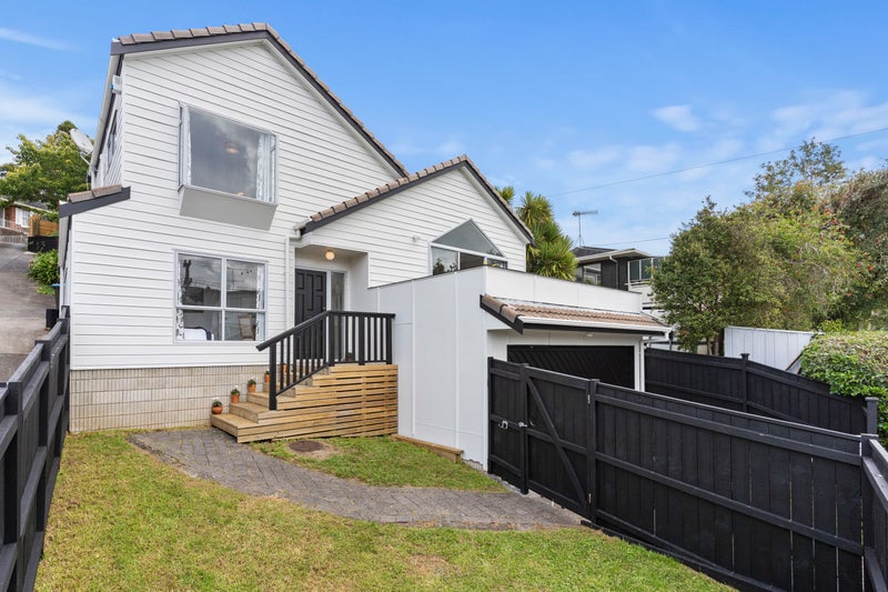 0 , Remuera - Carousel 16
