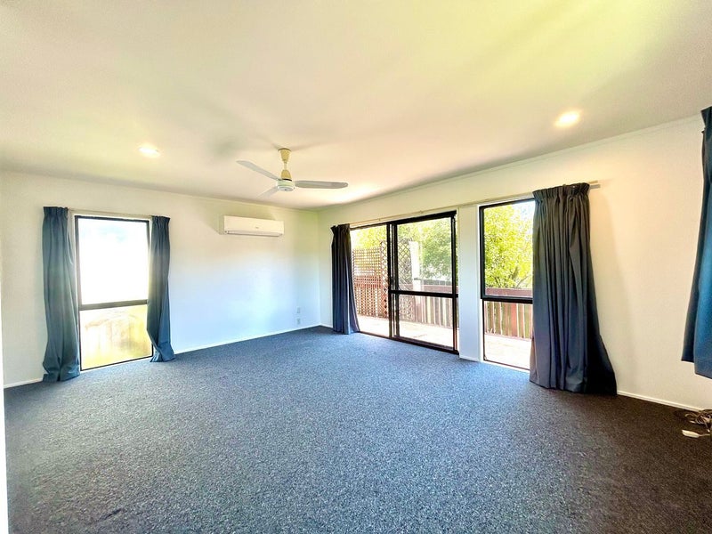 1/30 Fraser Road, Narrow Neck, Auckland - Carousel 2