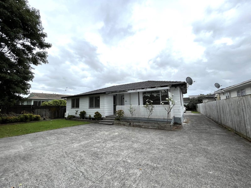 373 Bucklands Beach Road, Bucklands Beach, Auckland - Carousel 1