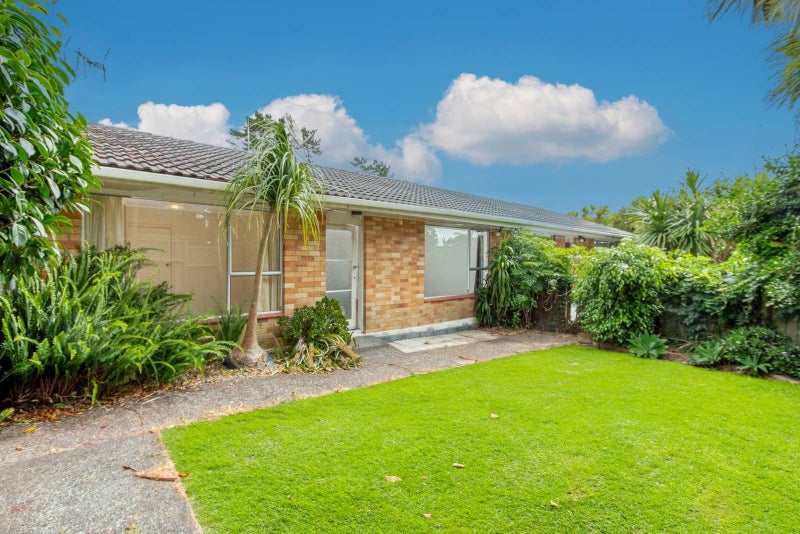9C Seaside Avenue, Waterview, Auckland - Carousel 1