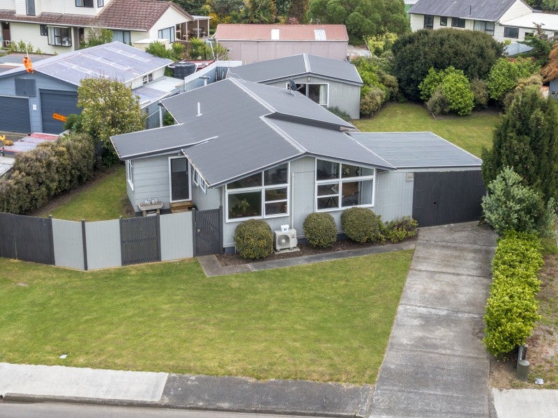 10 Low Avenue, Foxton Beach, Foxton - Carousel 2