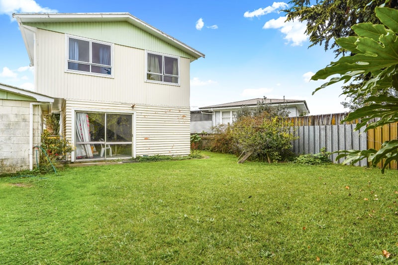 14 Liston Crescent, Hillcrest, Hamilton - Carousel 2
