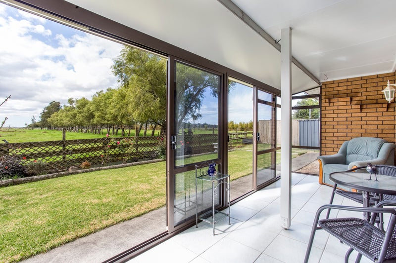 11 Pengelly Place, Parakai, Helensville - Carousel 1