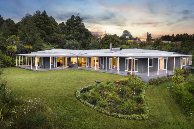 249 Forest Hill Road, Waiatarua, Auckland - Carousel 1
