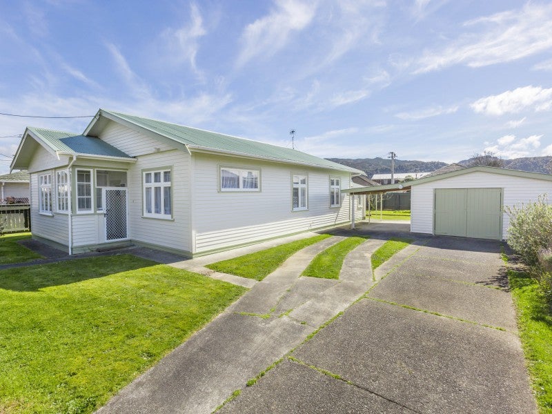 90 Ararino Street, Trentham, Upper Hutt - Carousel 1