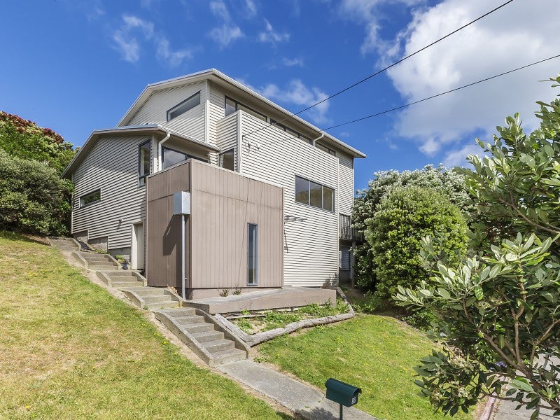 37 Pikarere Street, Titahi Bay, Porirua - Carousel 1