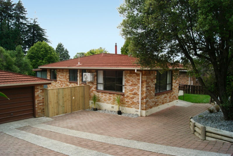 22 Hinton Avenue, Forest Lake, Hamilton - Carousel 1