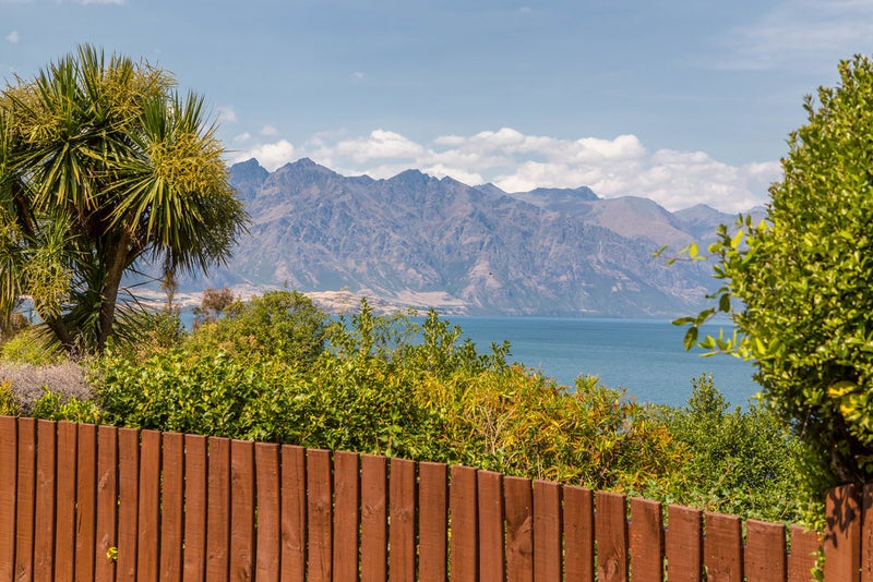 11 Evergreen Place, Sunshine Bay, Queenstown - Carousel 17