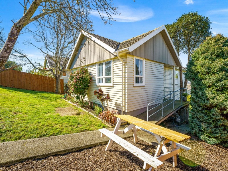 9 Hanlon Street, Halfway Bush, Dunedin - Carousel 2