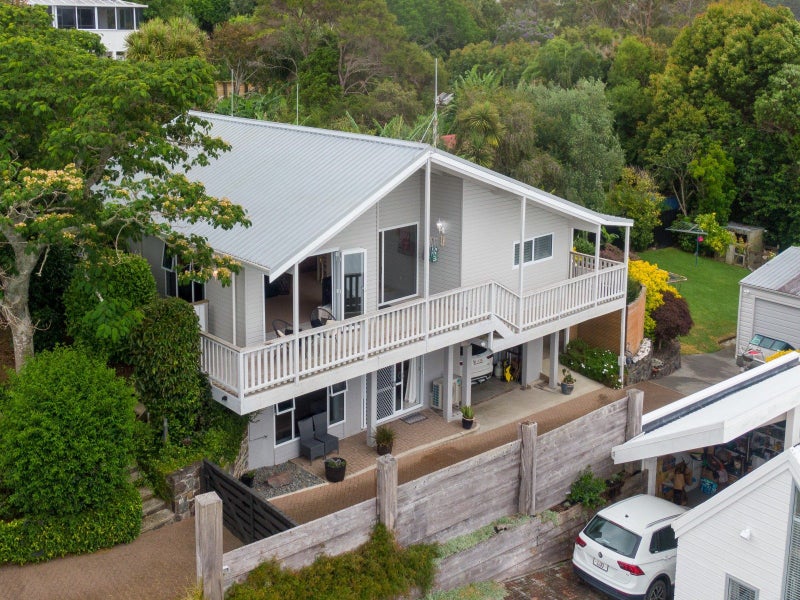 11 Moana Drive, Tanners Point, Katikati - Carousel 2