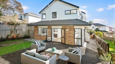 2/54 Simmental Crescent, Somerville, Manukau - Carousel 1