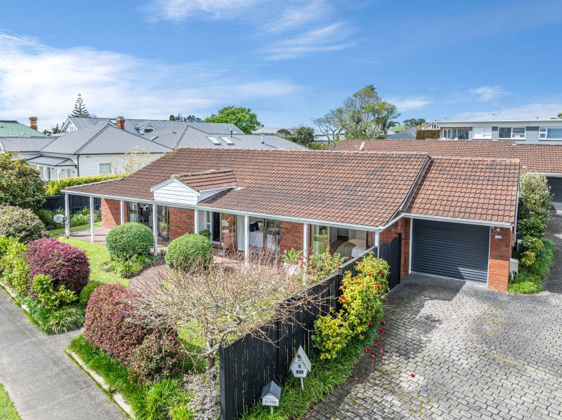 1/136 Calliope Road, Stanley Point, Auckland - Carousel 1