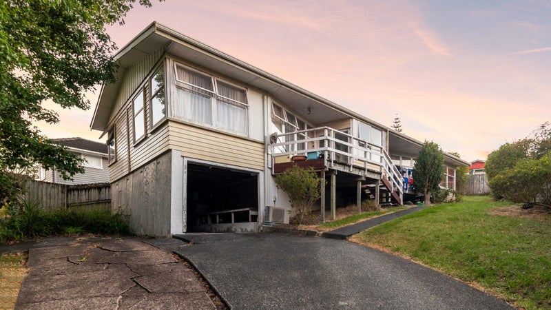 27 Rangitiki Crescent, Lynfield, Auckland - Carousel 1