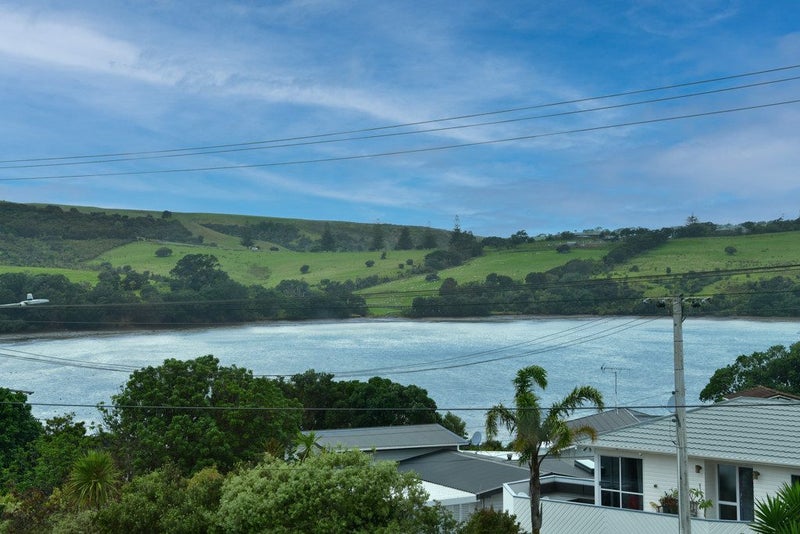 62 SHAKESPEAR RD, Army Bay, Whangaparaoa - Carousel 2