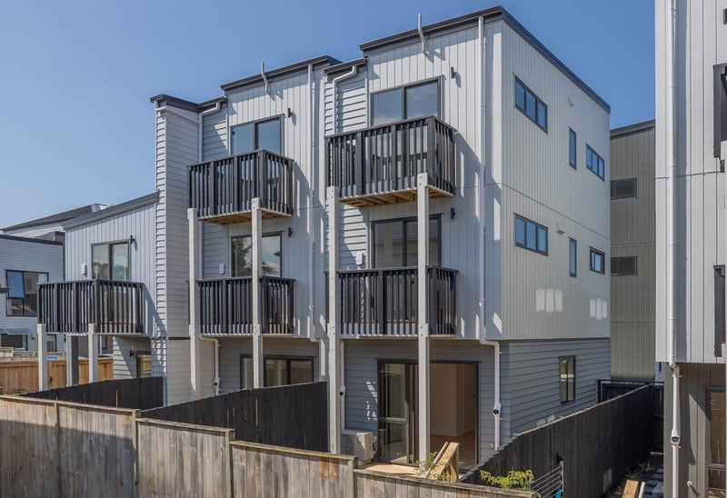 6/57 Kervil Avenue, Te Atatu Peninsula, Auckland - Carousel 1