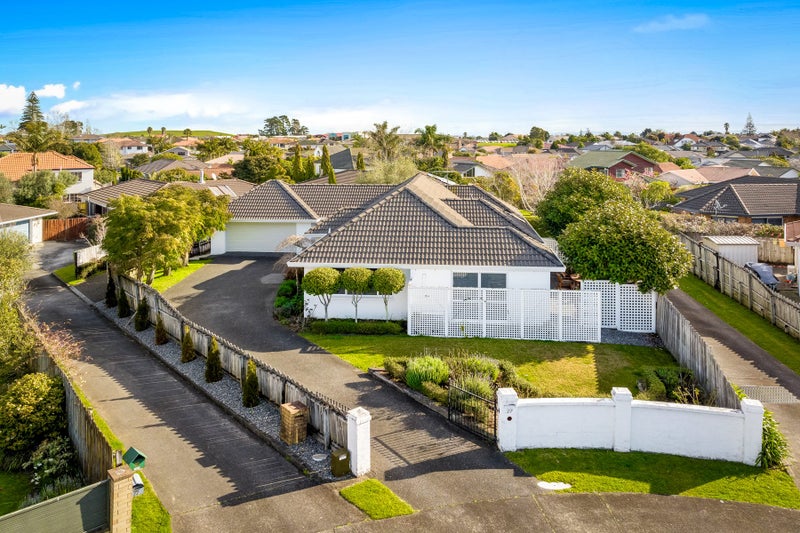 27 Travers Place, Northpark, Auckland - Carousel 1