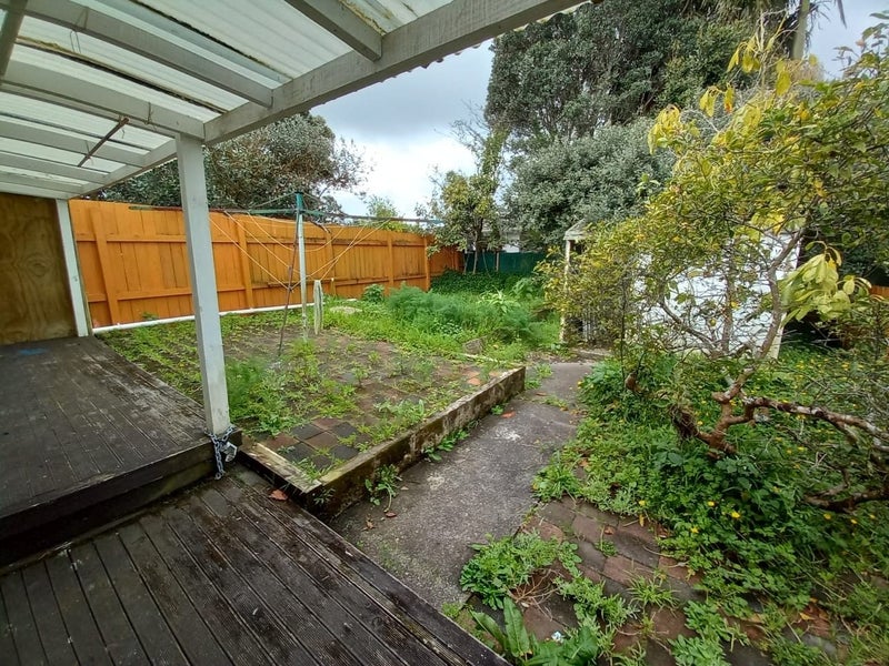 114 Cobham Crescent, Kelston, Auckland - Carousel 9