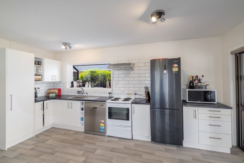 2/528 Marine Parade, South New Brighton, Christchurch - Carousel 2