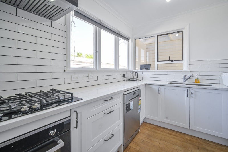 400 Montgomery Street, Raureka, Hastings - Carousel 2