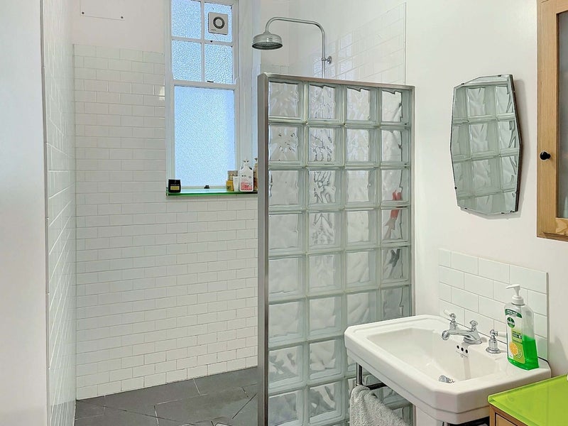 2/3 Aro Street, Aro Valley, Wellington - Carousel 6