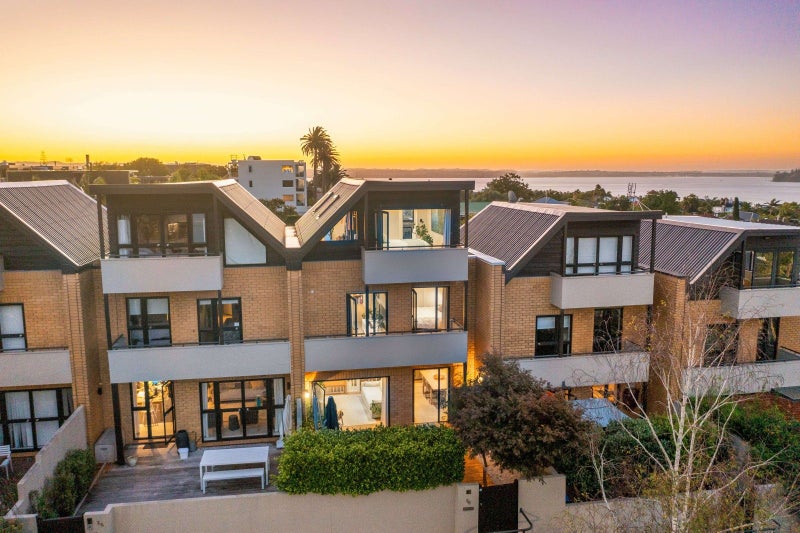 3/6 Curran Street, Herne Bay, Auckland - Carousel 1