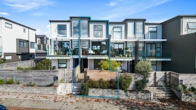 18 Memorial Park Lane, Hobsonville, Auckland - Carousel 1