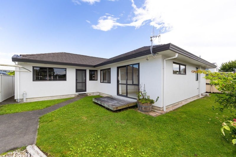 2B Forward Street, Greenmeadows, Napier - Carousel 11