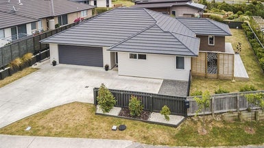 20 Leadline Place, Whitby, Porirua - Carousel 1