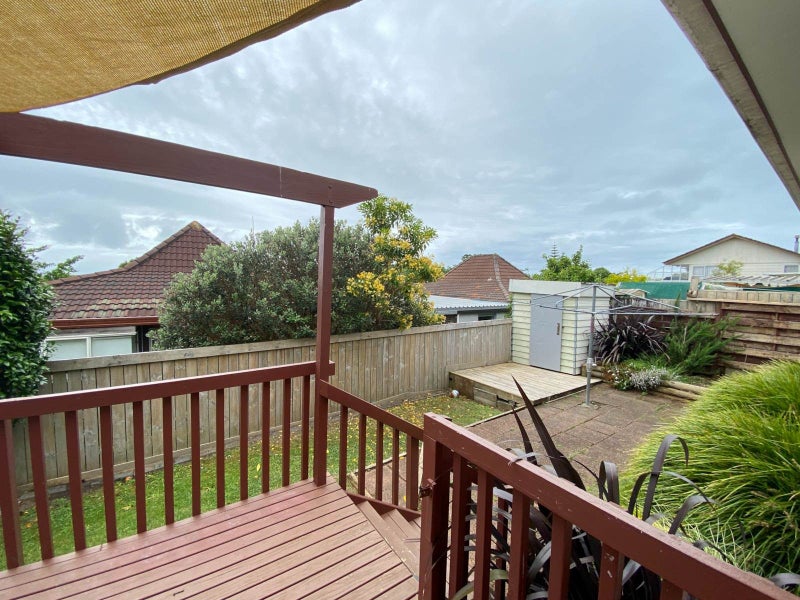 1/6 Tromie Place, Highland Park, Auckland - Carousel 17
