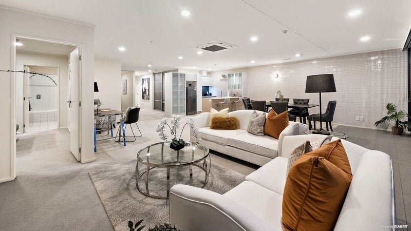 5H/16 Burton Street, Grafton, Auckland - Carousel 1