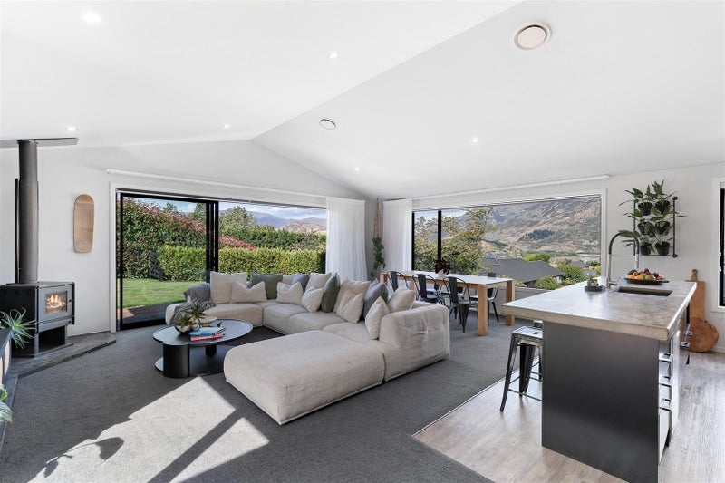 1 Batsford Lane, Lower Shotover, Queenstown - Carousel 2
