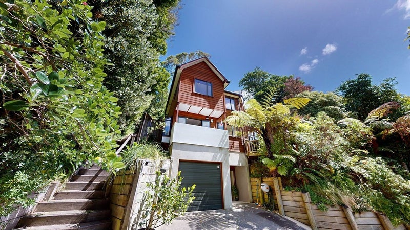 15A Crieff Street, Northland, Wellington - Carousel 1