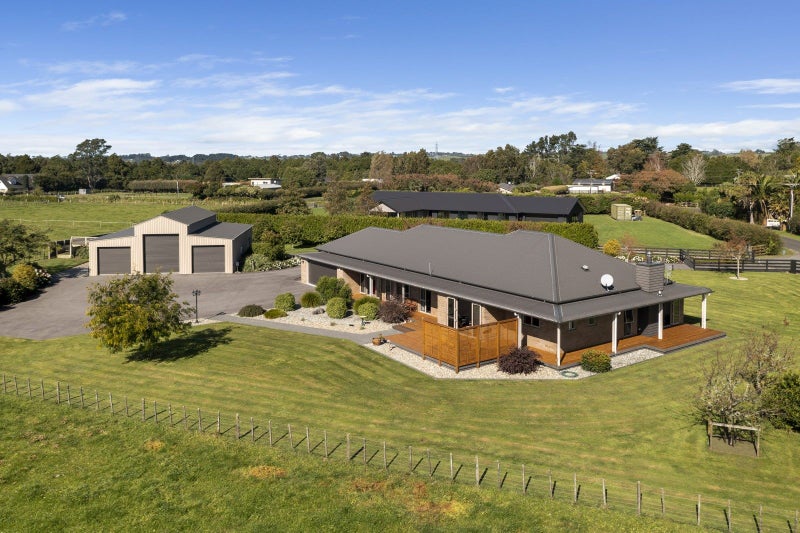 8 Pitt Road, Hillsborough - Carousel 1